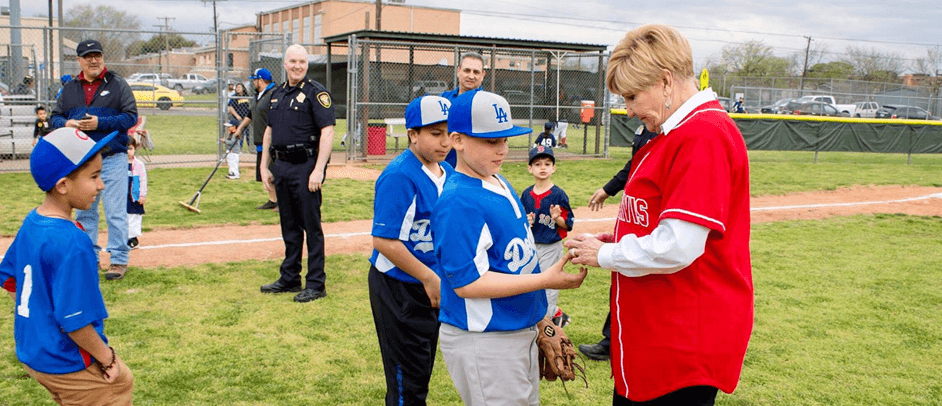 Sabine Players w/former Mayor Betsy Price