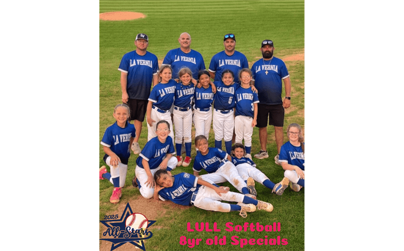 La Vernia Little League photo