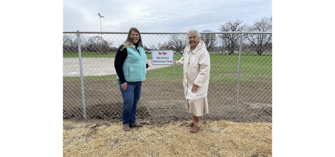Carolyn King and Mrs. Anhut @ the Bill Anhut Memorial Field Dedication on Opening Day 2022!